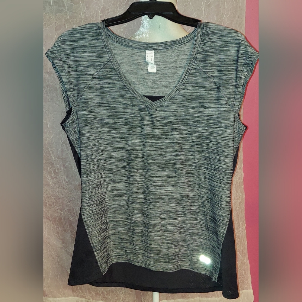 Womans Marika Athletic Active Wear Top Shirt in a size Large
